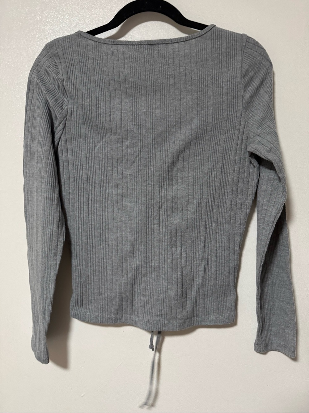 Gray Ribbed V-Neck Drawstring Long Sleeve Top - Picture 3 of 3
